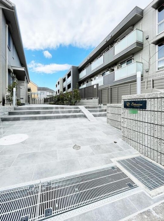 13/16 エントランス