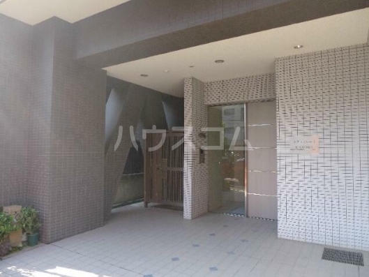 22/30 エントランス