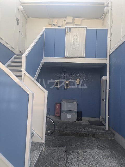 19/25 エントランス