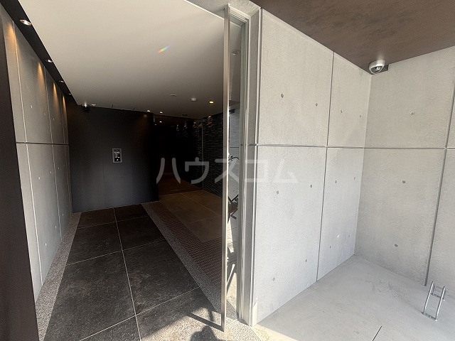 25/30 エントランス