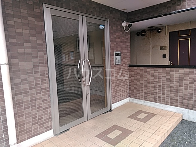 25/30 エントランス