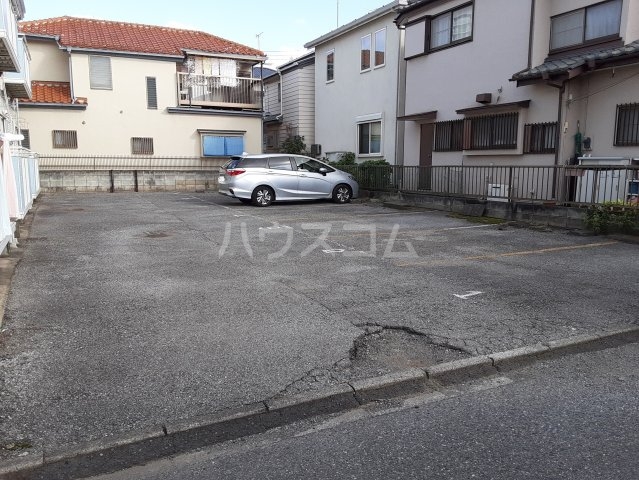 18/23 駐車場