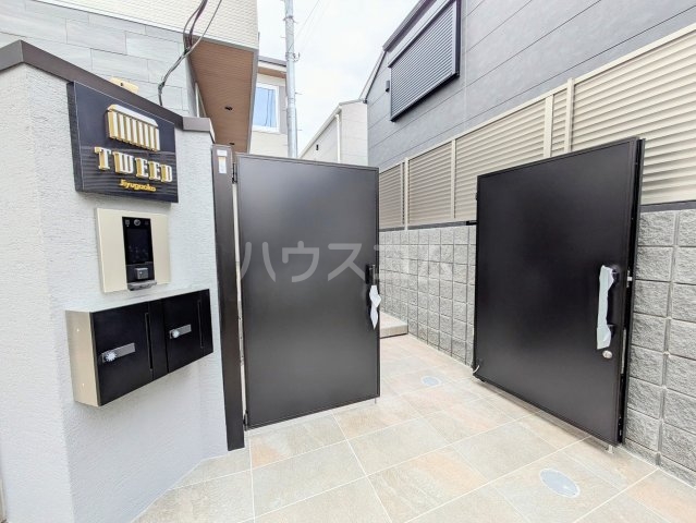 21/28 エントランス