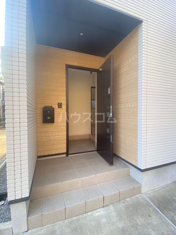 16/18 エントランス