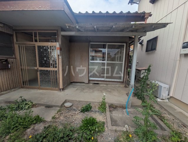 23/30 エントランス