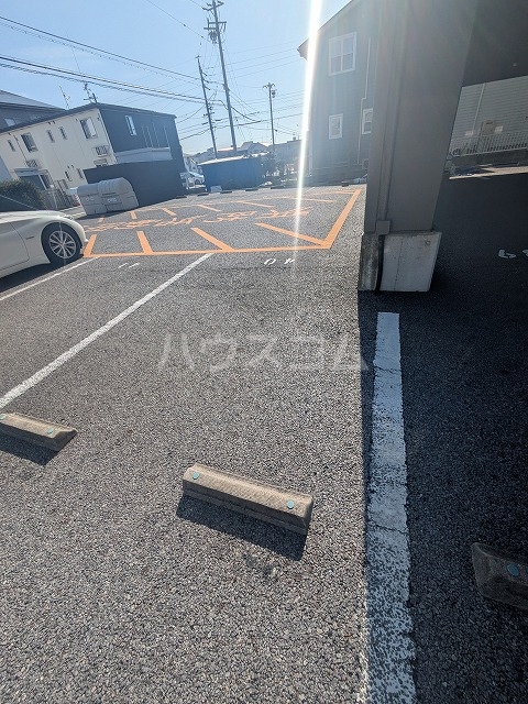 28/30 駐車場