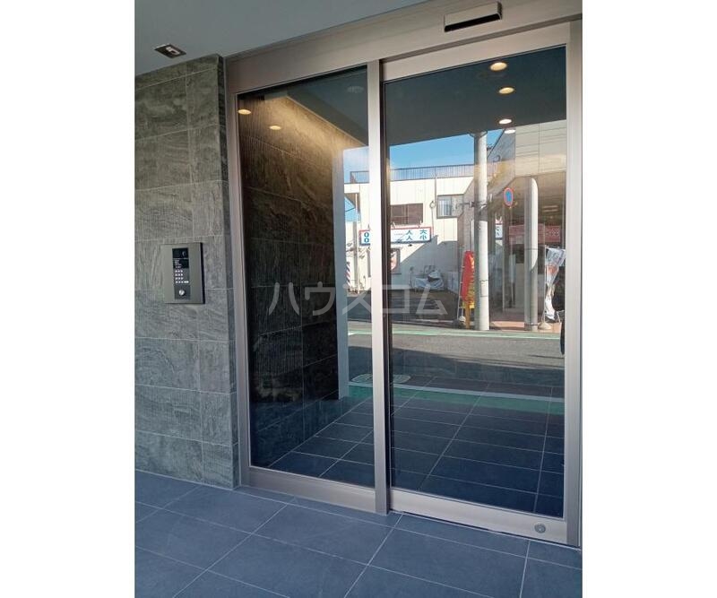 22/26 エントランス