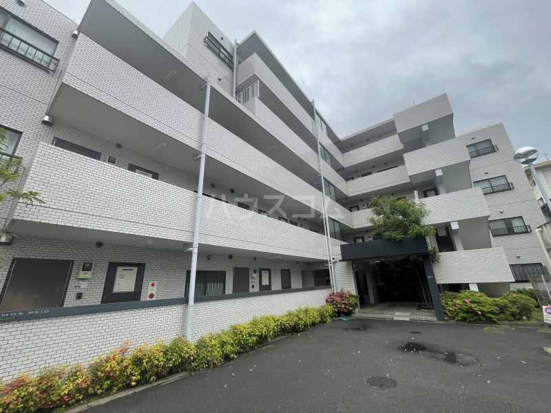 21/30 エントランス