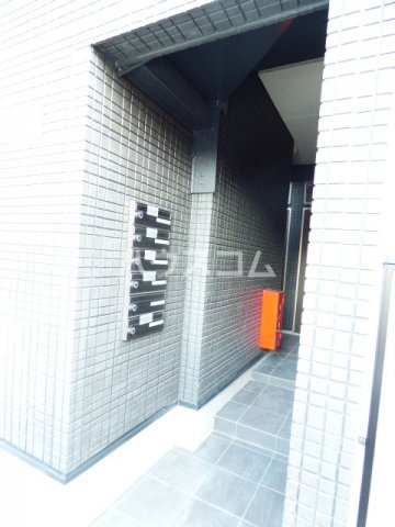 23/30 エントランス