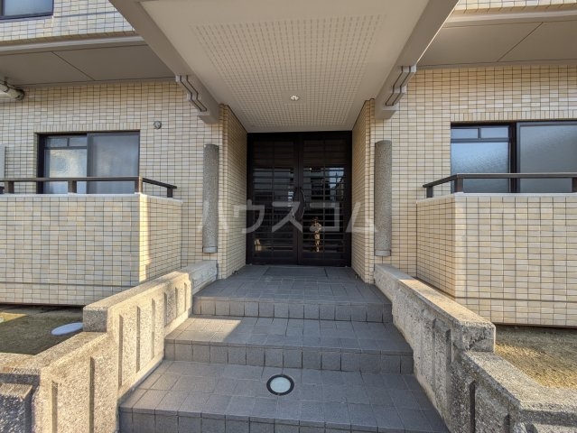 25/30 エントランス