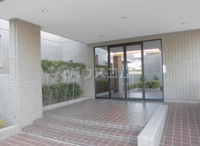 19/20 エントランス