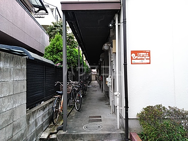 28/30 エントランス