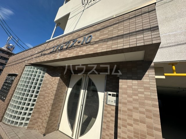 28/30 エントランス