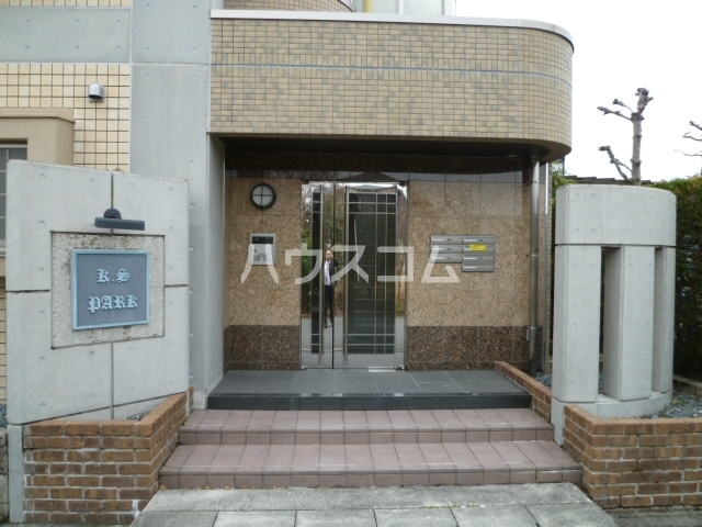 21/27 エントランス