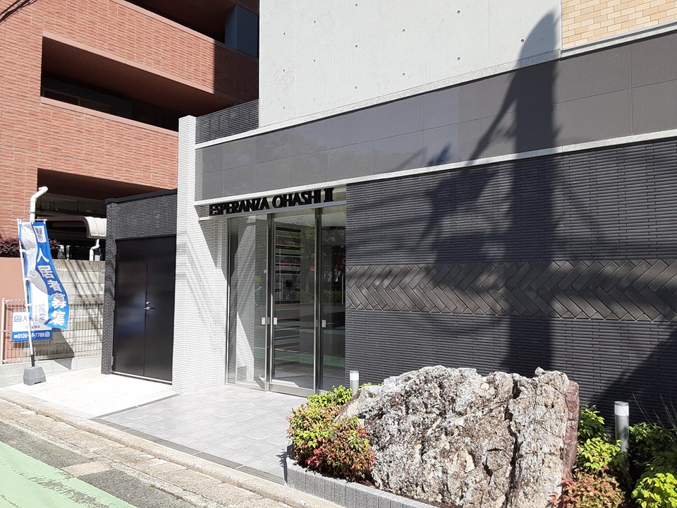 25/29 エントランス