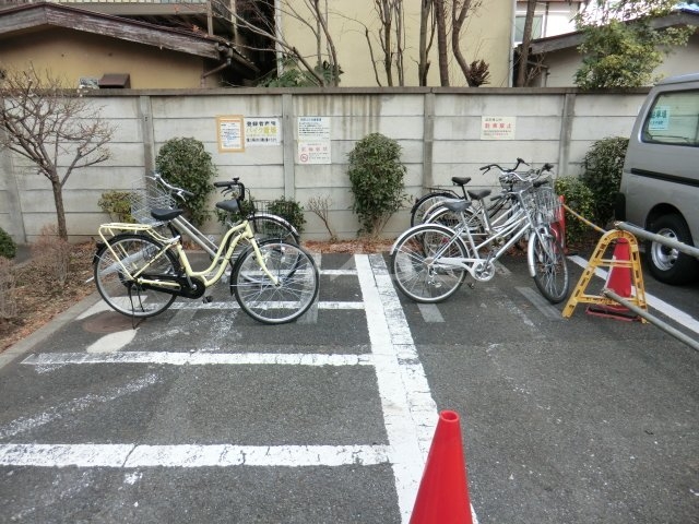 21/30 エントランス