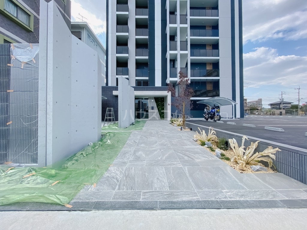 16/25 エントランス