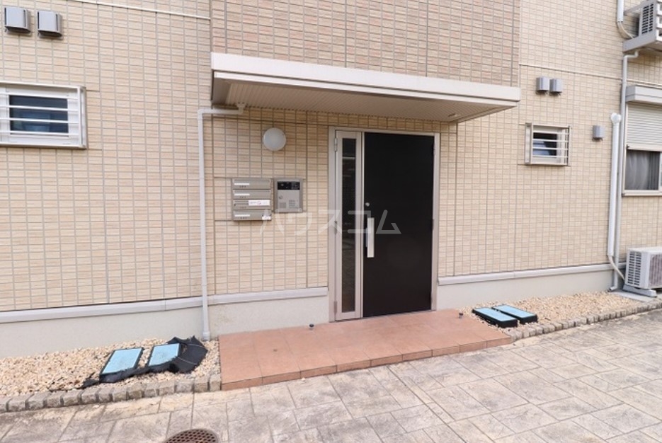 17/20 エントランス