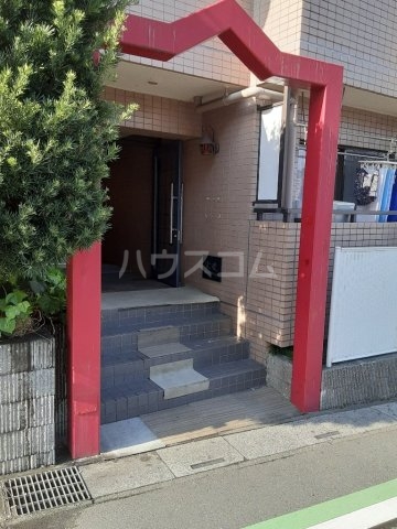 16/26 エントランス