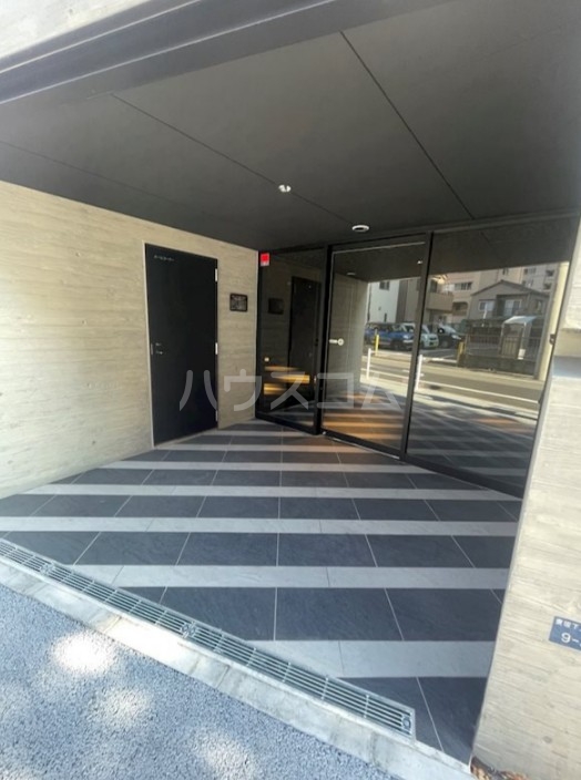 17/22 エントランス