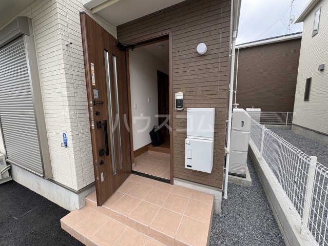 27/30 エントランス
