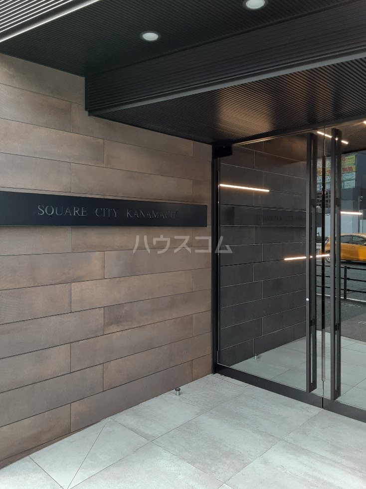 18/27 エントランス