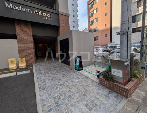 14/15 エントランス