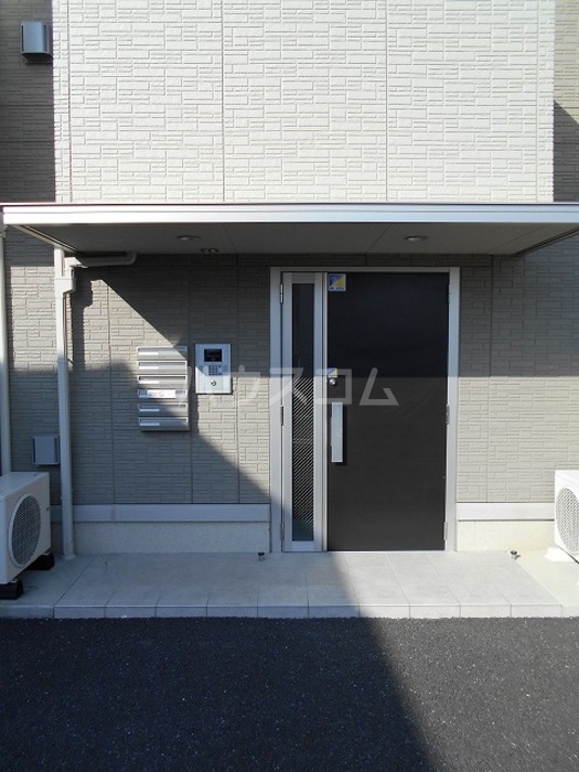 15/16 エントランス