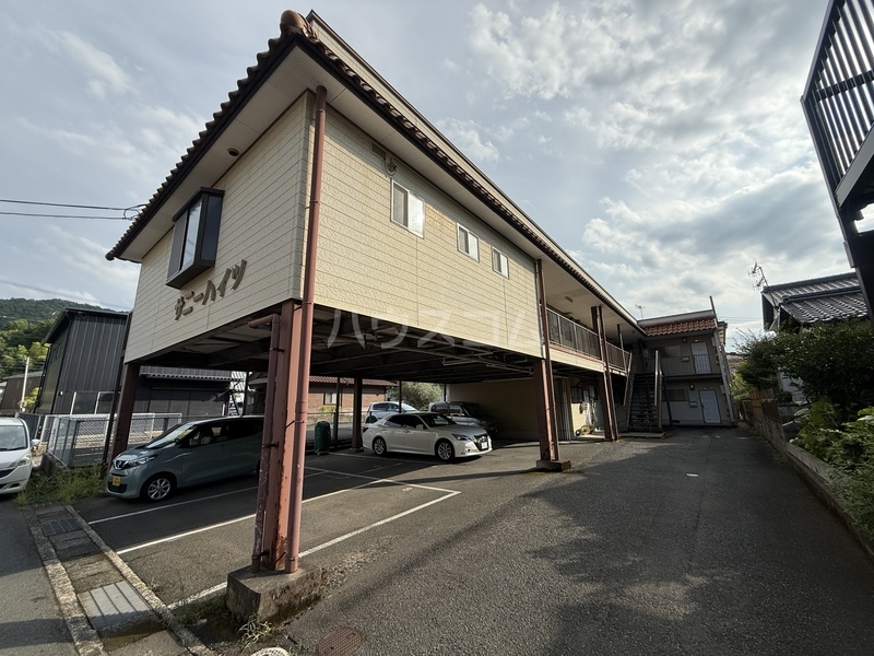 14/14 エントランス