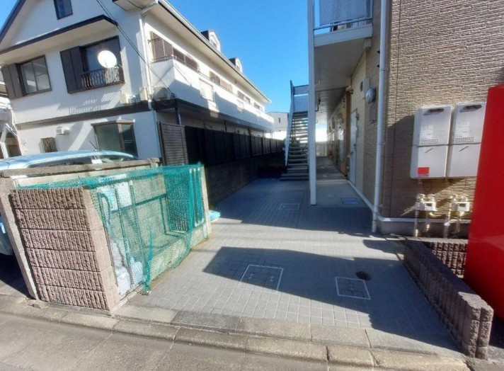 26/30 エントランス