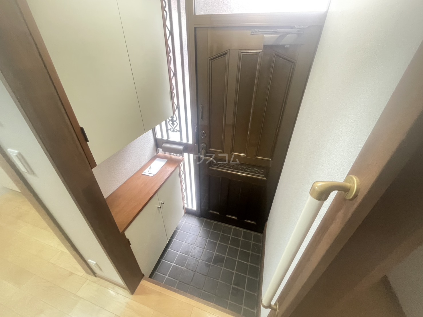 16/30 玄関
