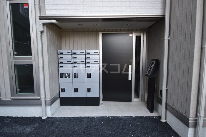 21/30 エントランス