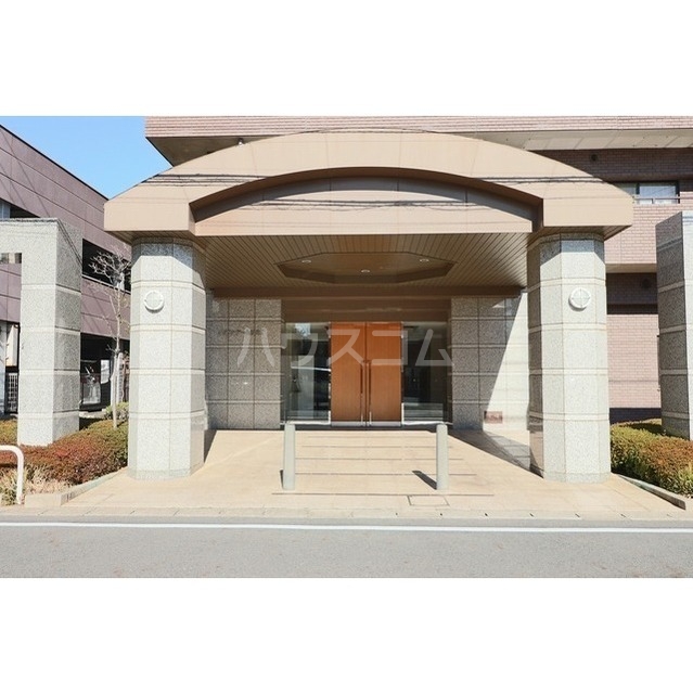 16/27 エントランス