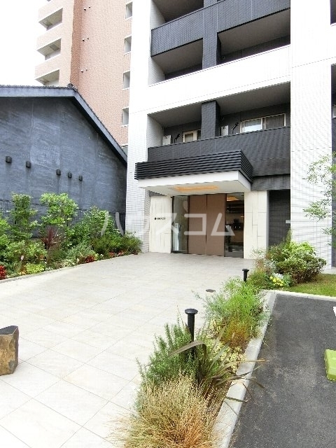 14/18 エントランス