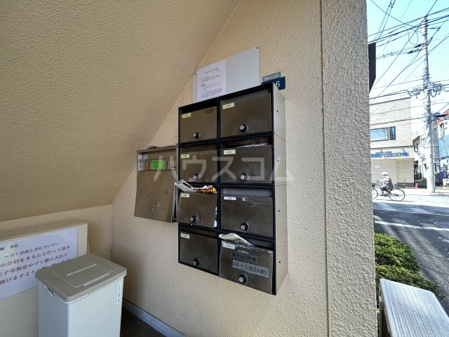 20/30 エントランス