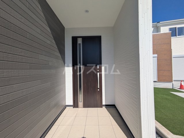 28/30 エントランス