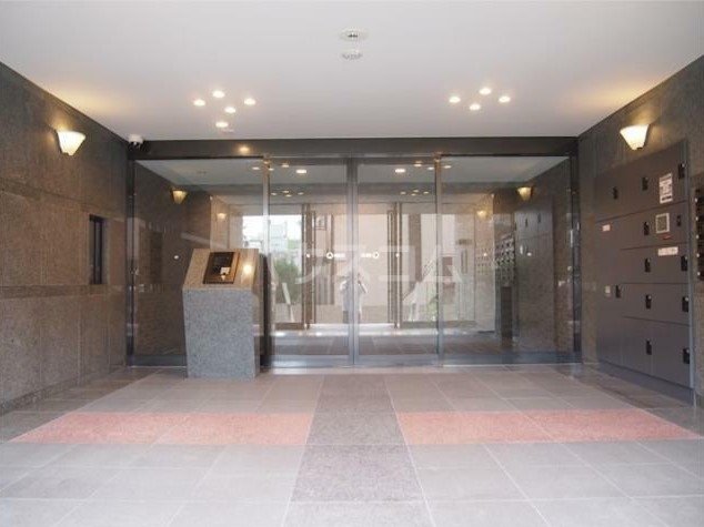 21/25 エントランス