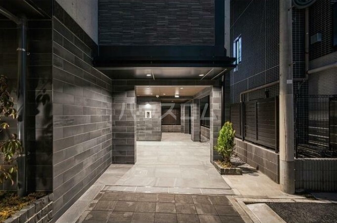 15/26 エントランス