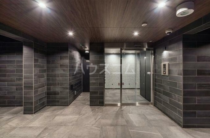 16/26 エントランス