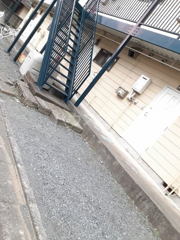 19/27 エントランス