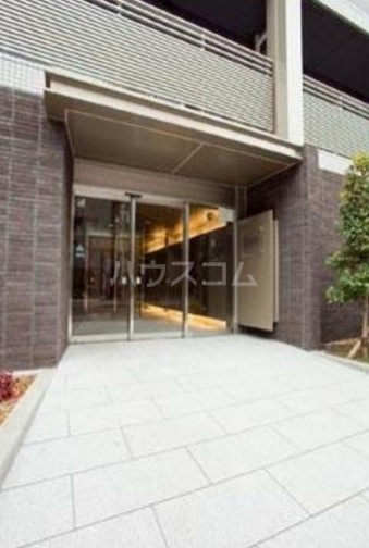 18/28 エントランス