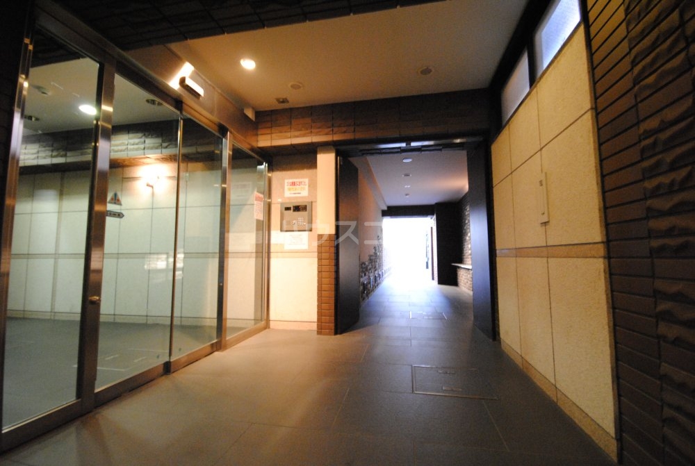 19/29 エントランス