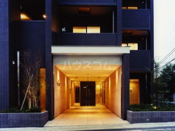 14/18 エントランス