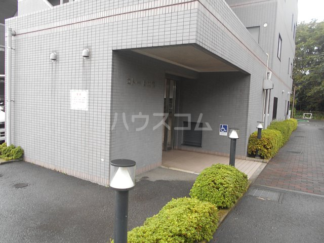 18/29 エントランス