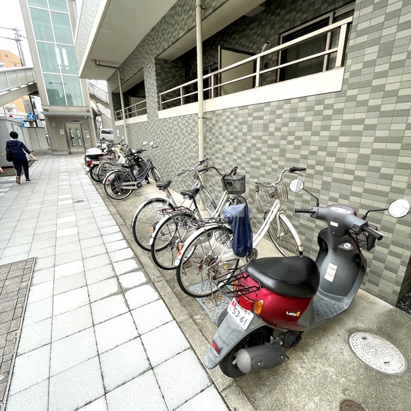 21/30 エントランス