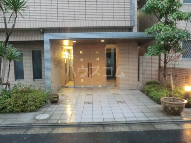 20/29 エントランス