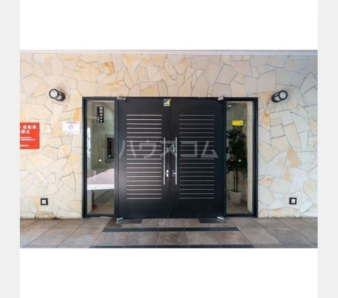 21/24 エントランス