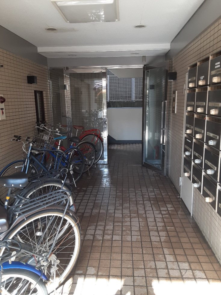 22/30 エントランス