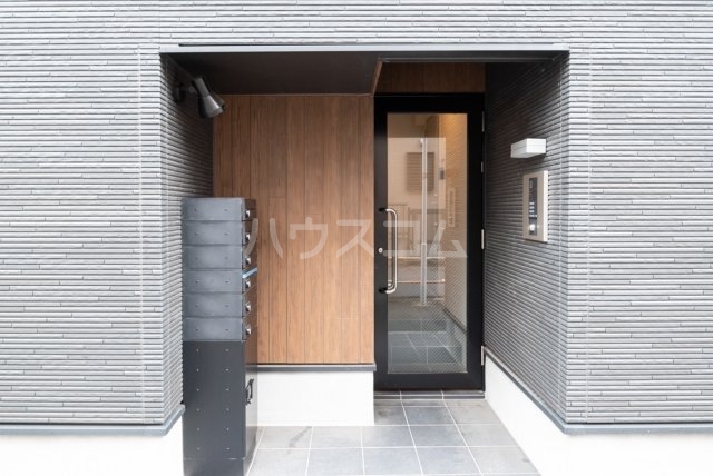 2/3 エントランス