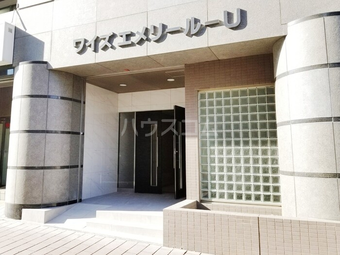 24/30 エントランス